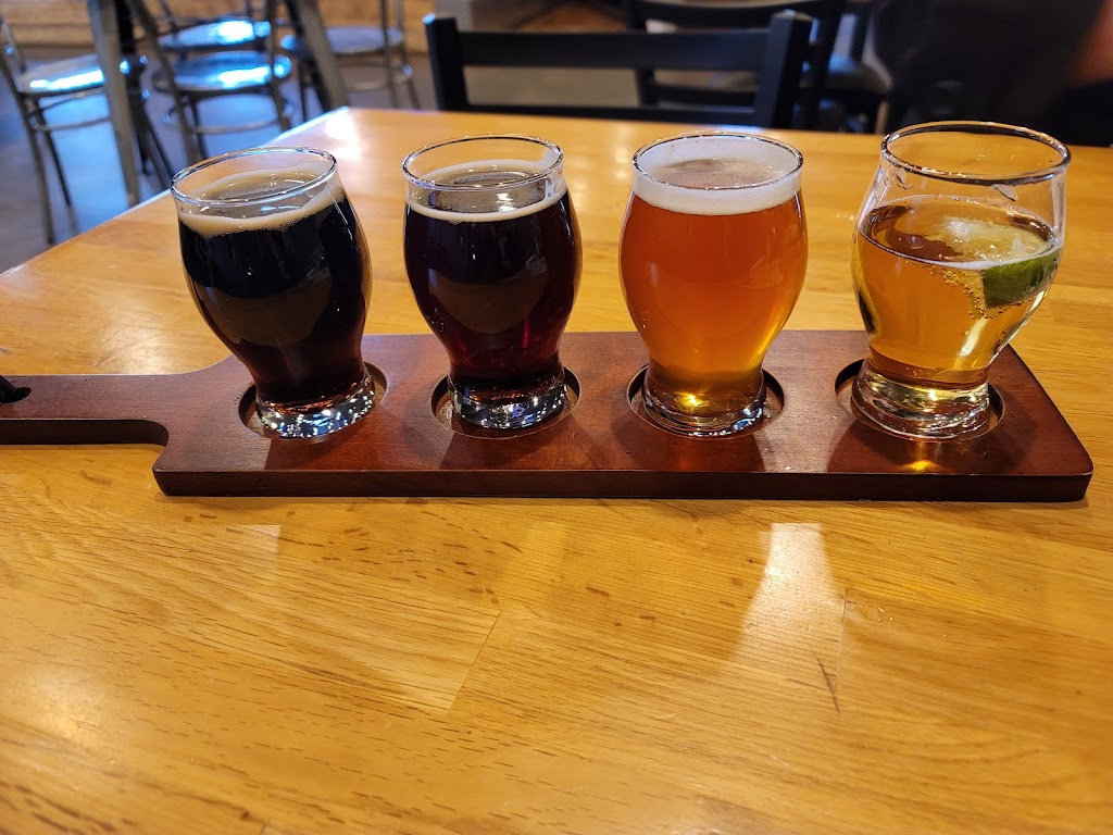 South Rims Wine & Beer Garage | restaurant | 514 E Rte 66, Williams, AZ 86046, USA | 9286355902 OR +1 928-635-5902