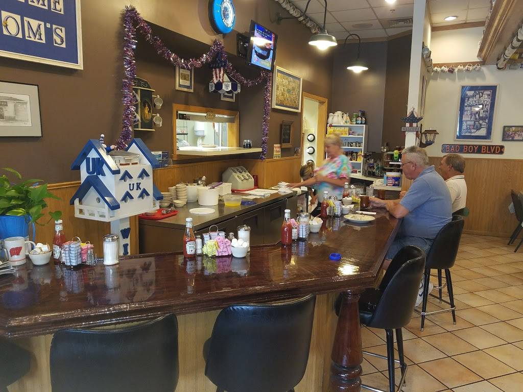 Moms Restaurant | restaurant | 1111 William C Good Blvd, Franklin, OH 45005, USA | 9377460150 OR +1 937-746-0150