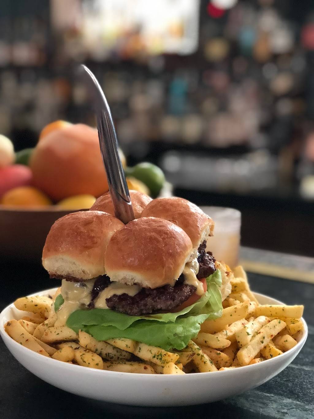 Brothers And Sisters | restaurant | 1770 Euclid St NW, Washington, DC 20009, USA | 2025880525 OR +1 202-588-0525