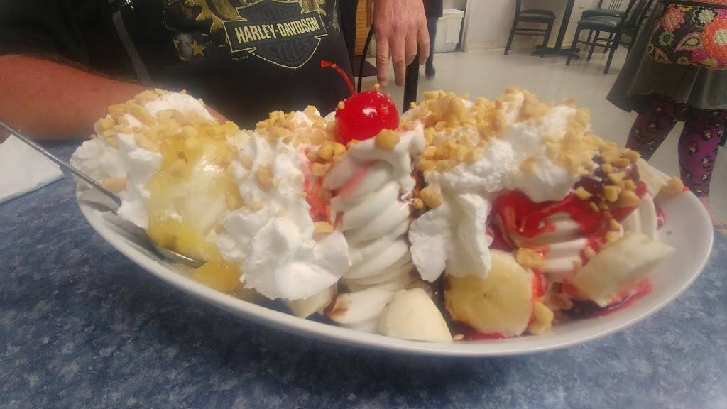 Petes Eats | restaurant | 601 N State St, Pioneer, OH 43554, USA | 4197371600 OR +1 419-737-1600