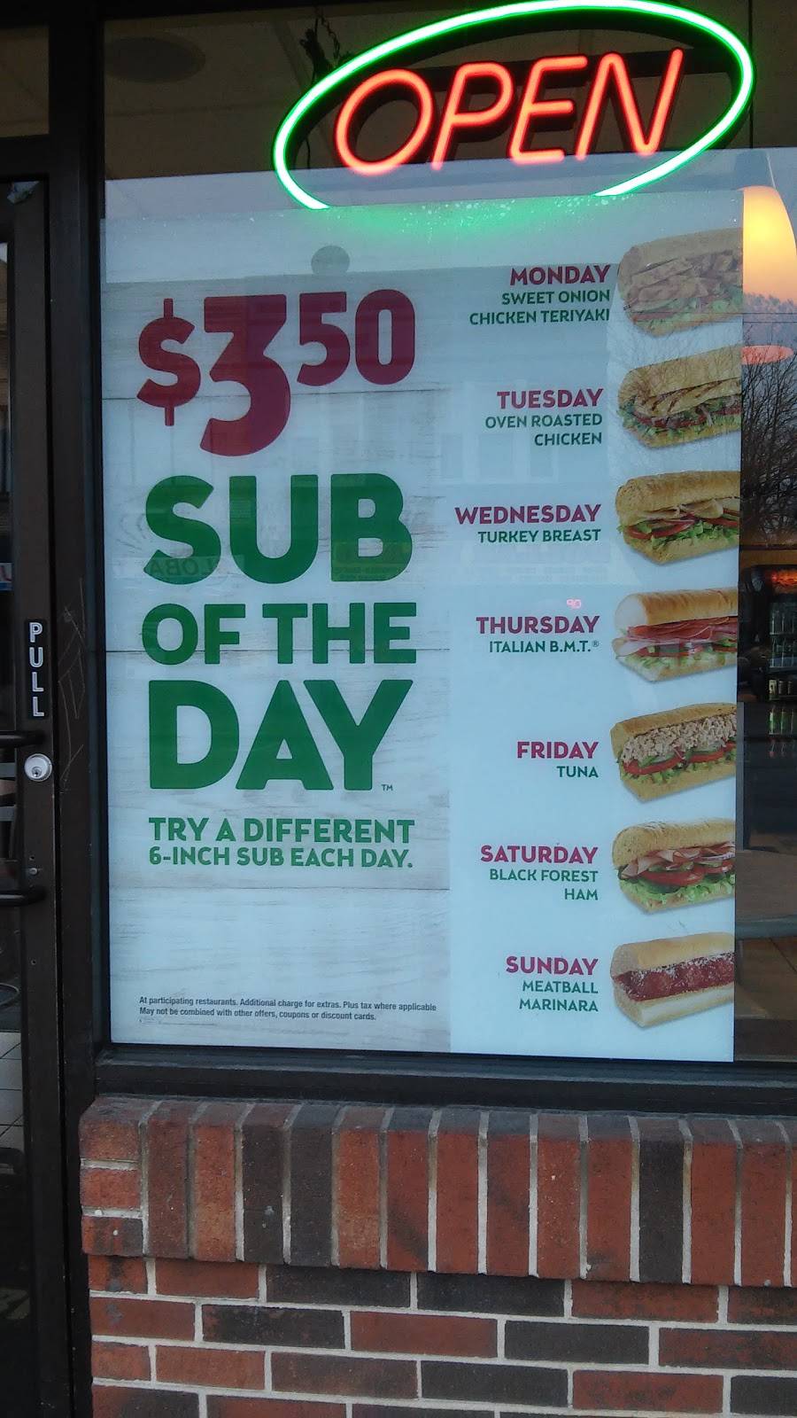 Subway Restaurants | restaurant | 4032 W 26th St, Chicago, IL 60623, USA | 7735225422 OR +1 773-522-5422