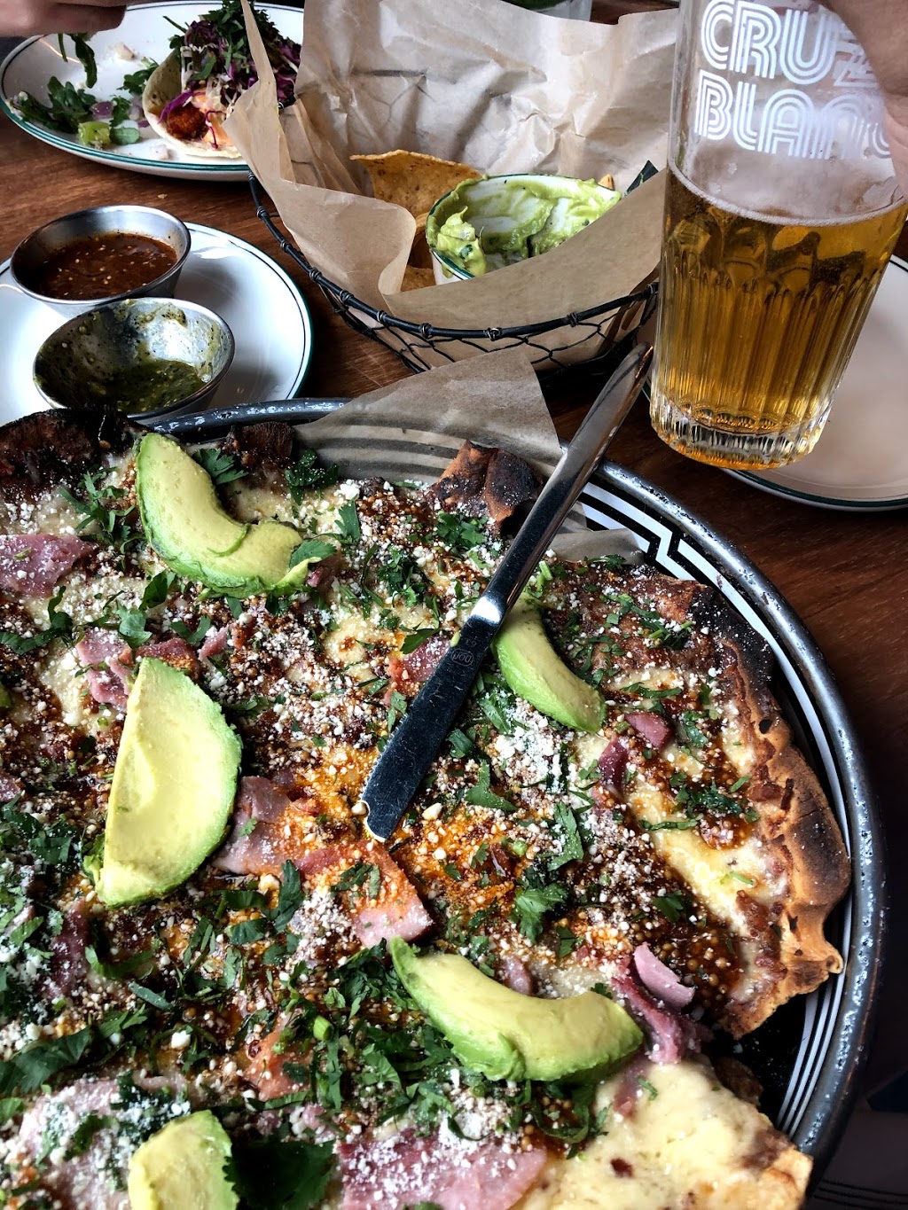 Cruz Blanca Brewery | restaurant | 904 W Randolph St, Chicago, IL 60607, USA | 3127331975 OR +1 312-733-1975