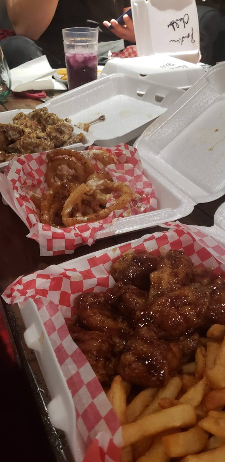 Town Wings | restaurant | 285 Port Union Rd, Scarborough, ON M1C 2L3, Canada | 4162844444 OR +1 416-284-4444