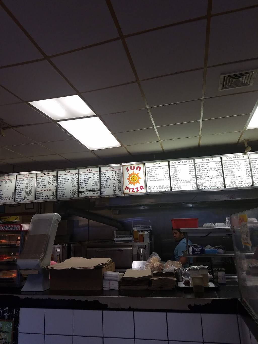 Sun Pizza | restaurant | 46 Washington St, Dorchester, MA 02121, USA | 6175411991 OR +1 617-541-1991