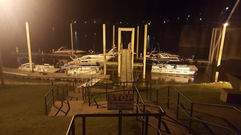 The Marietta Harbor | restaurant | 1 W Butler St, Marietta, OH 45750, USA | 7403717600 OR +1 740-371-7600