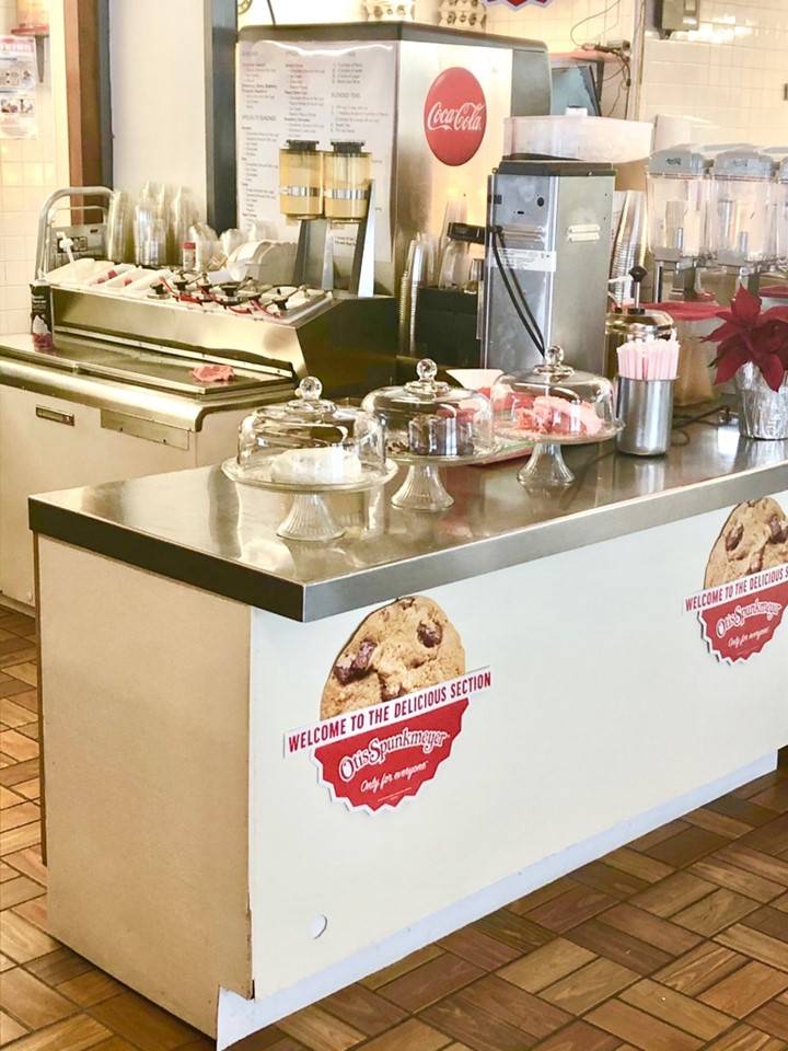 Burgers Custard & More | restaurant | 3810 Durand Ave, Racine, WI 53405, USA | 2624567283 OR +1 262-456-7283