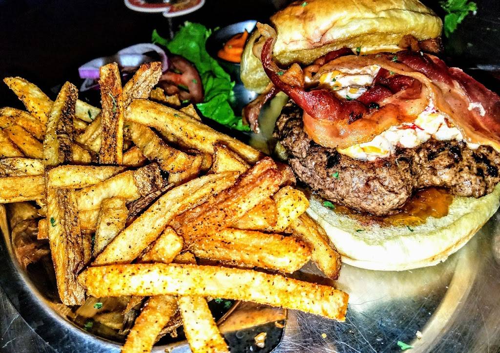 Charleston Sports Pub Mount Pleasant | restaurant | 1909 N Hwy 17, Mt Pleasant, SC 29464, USA | 8437323334 OR +1 843-732-3334