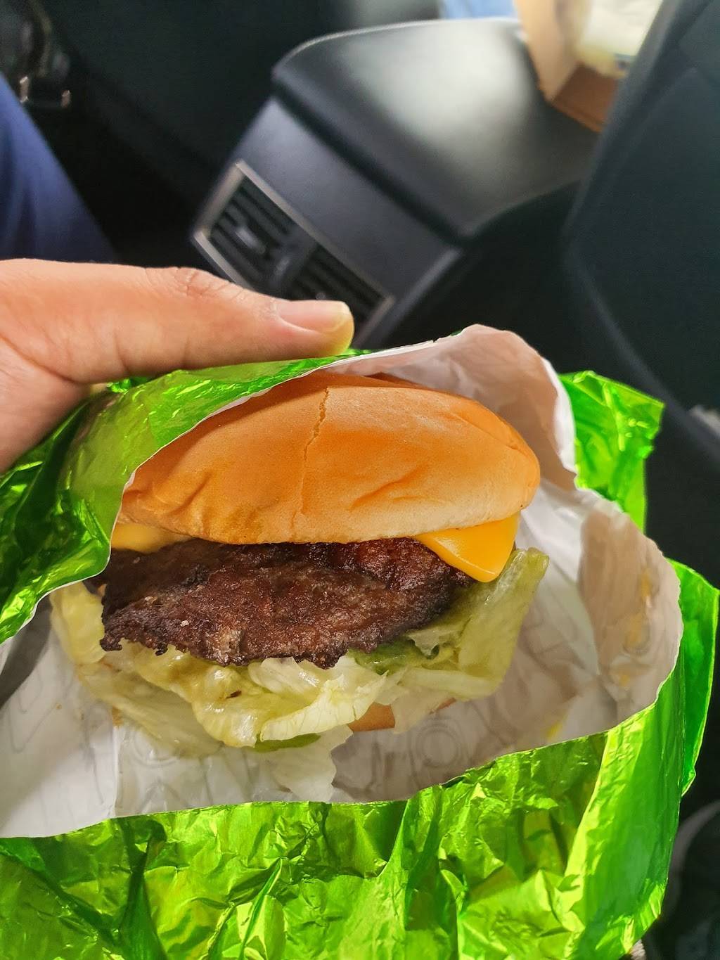 Dicks Drive-In | restaurant | 24220 Pacific Hwy S, Kent, WA 98032, USA | 2063045025 OR +1 206-304-5025