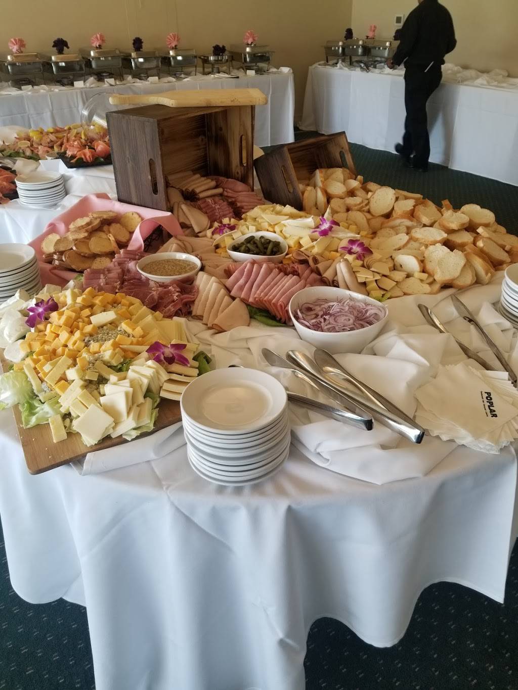 Poplar Creek Grill | restaurant | 1700 Coyote Point Dr, San Mateo, CA 94401, USA | 6505227526 OR +1 650-522-7526