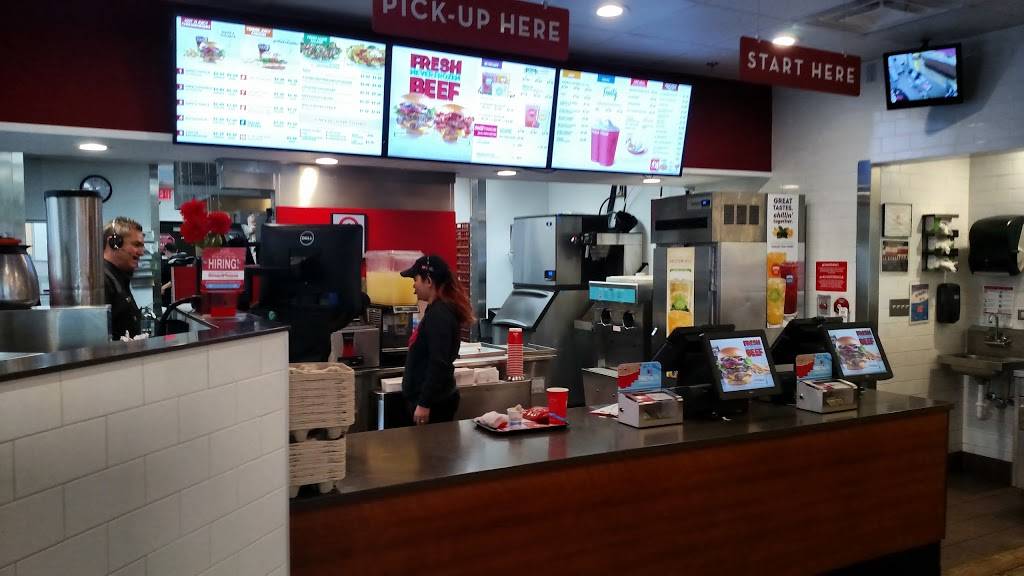 Wendys | restaurant | 320 E Ogden Ave, Westmont, IL 60559, USA | 6303231379 OR +1 630-323-1379