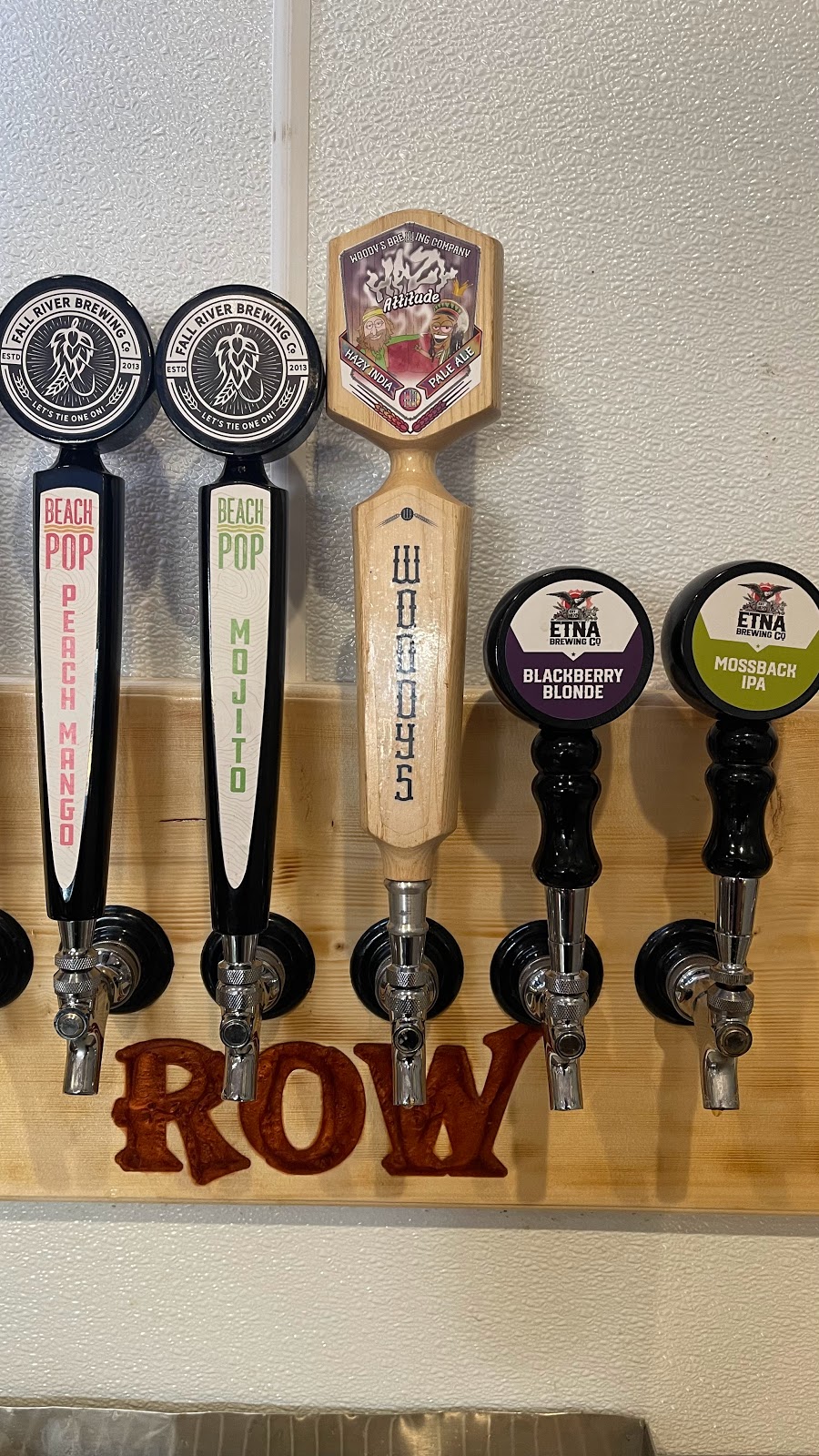 Whiskey Row Taphouse | restaurant | 325 N Mt Shasta Blvd, Mt Shasta, CA 96067, USA | 5309184170 OR +1 530-918-4170