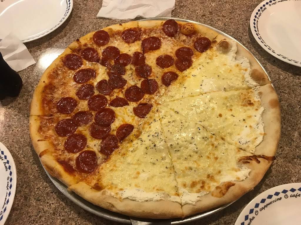 Lillos Pizza | restaurant | 1824 67 Main St, Walden, NY 12586, USA | 8457785612 OR +1 845-778-5612