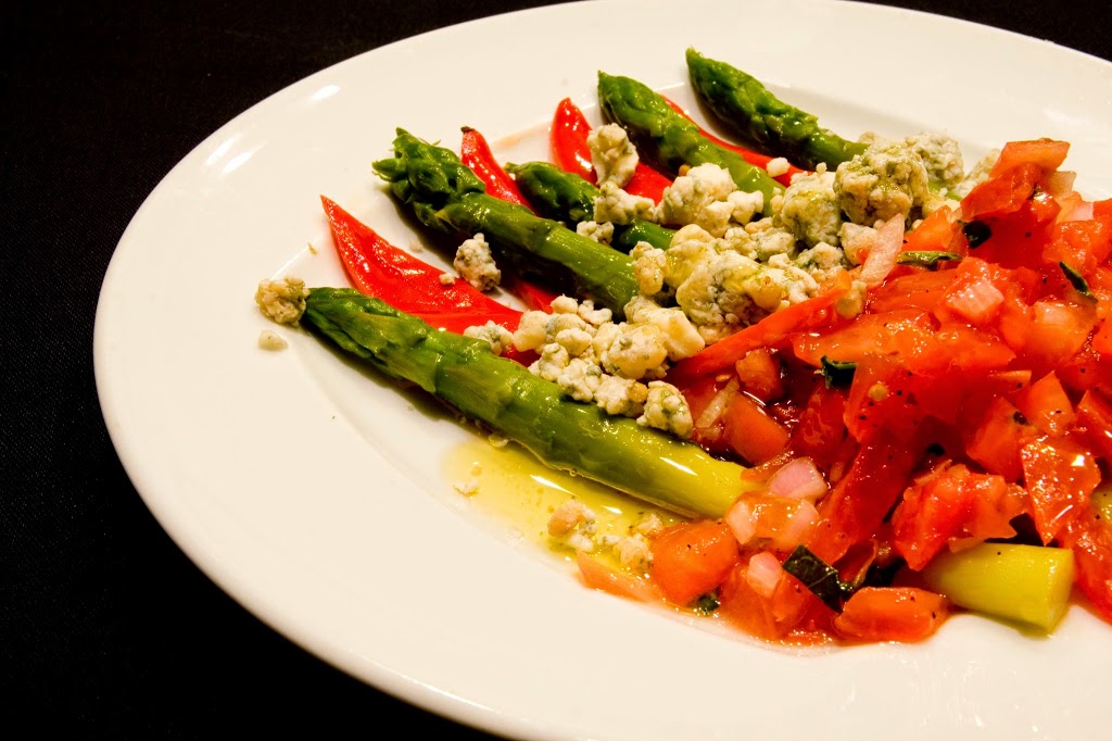 Nia | restaurant | 803 W Randolph St, Chicago, IL 60607, USA | 3122263110 OR +1 312-226-3110