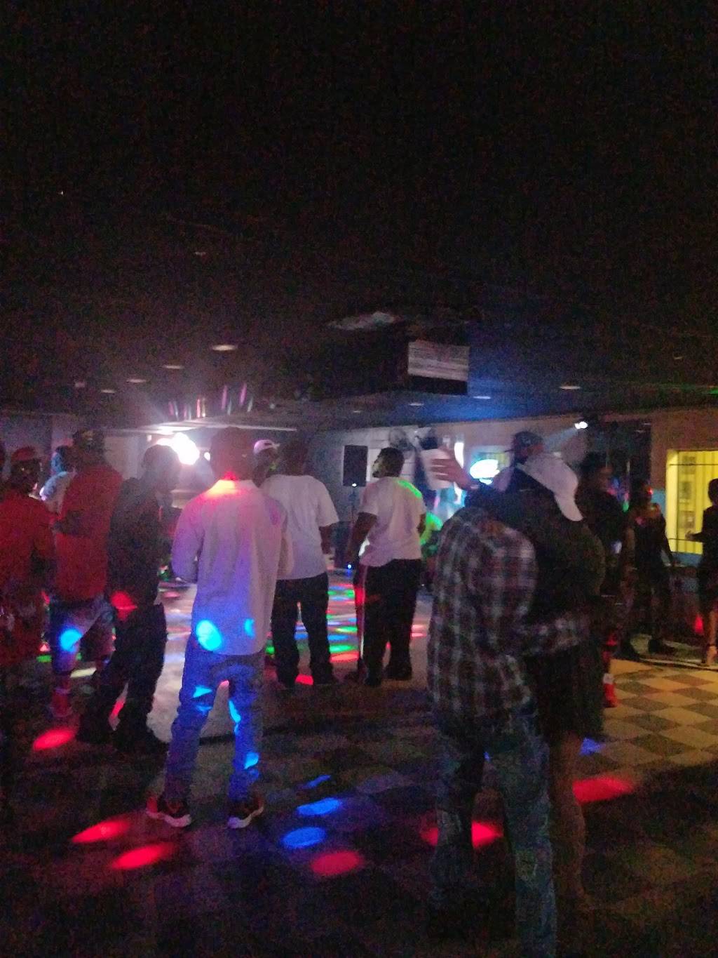 Friendz | restaurant | 7940 SC-9, Inman, SC 29349, USA | 8645923080 OR +1 864-592-3080