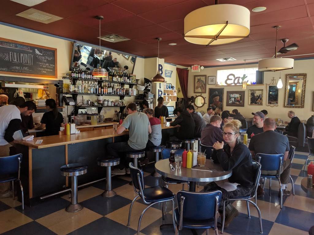 Bluebird Diner | restaurant | 330 E Market St, Iowa City, IA 52245, USA | 3193511470 OR +1 319-351-1470