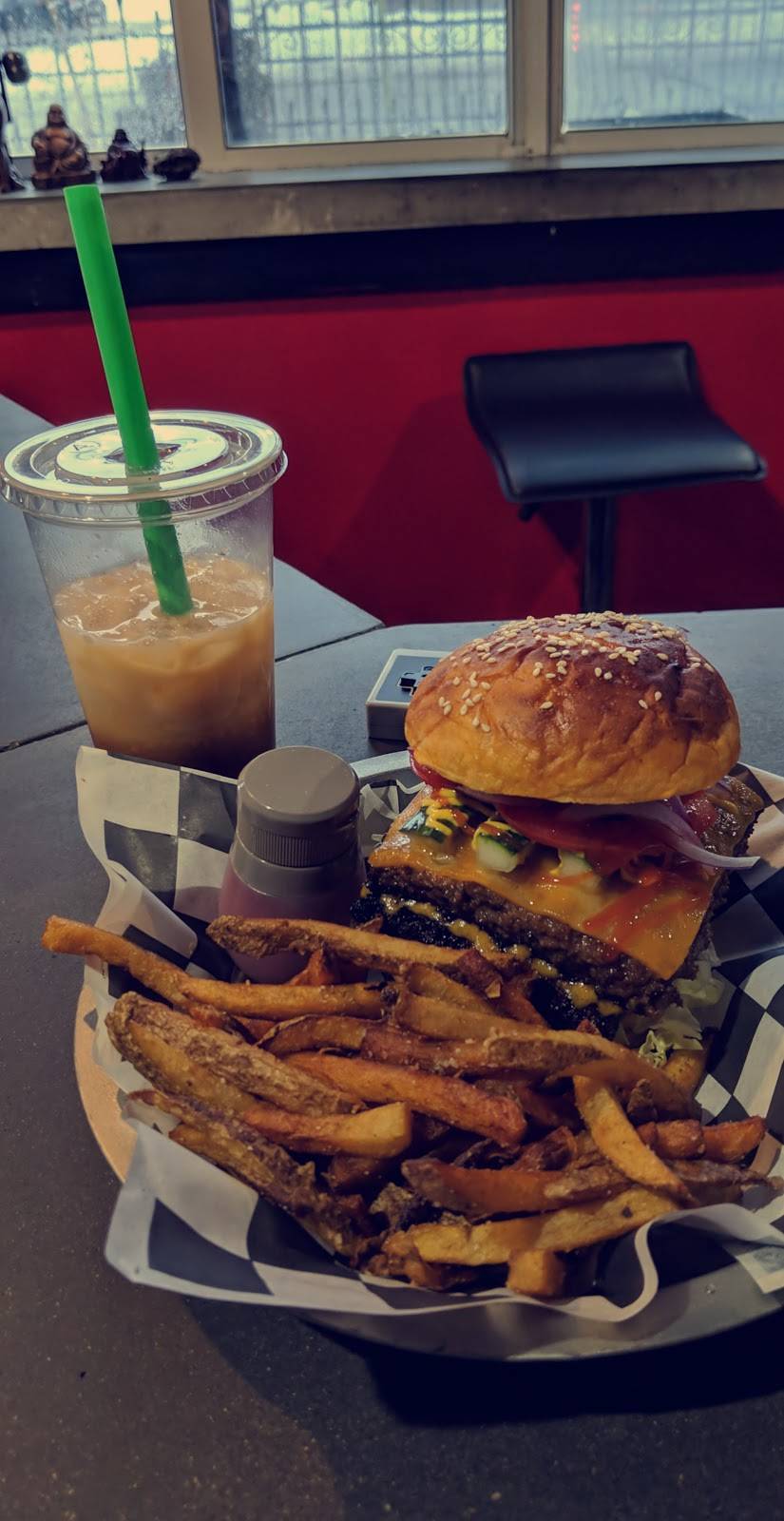 Buddha Burger | restaurant | 929 E Michigan Ave, Paw Paw, MI 49079, USA | 2694150089 OR +1 269-415-0089