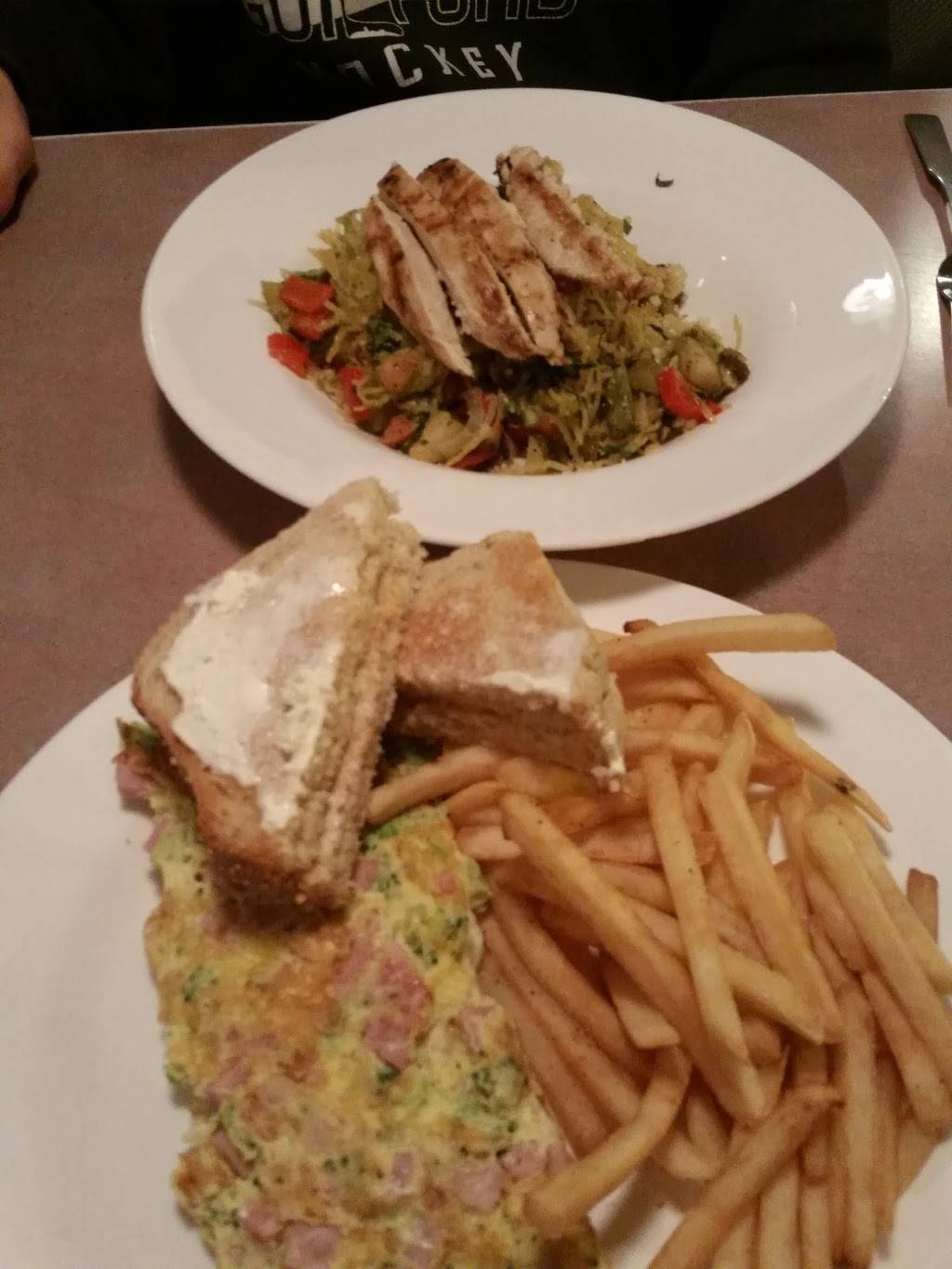 Shoreline Diner & Vegetarian Enclave | restaurant | 345 Boston Post Rd, Guilford, CT 06437, USA | 2034587380 OR +1 203-458-7380