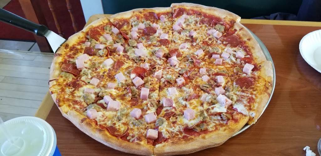 Sals Pizza Cedarburg | restaurant | W63N635 Washington Ave, Cedarburg, WI 53012, USA | 2623750011 OR +1 262-375-0011