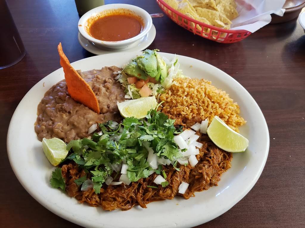 La Barca De Jalisco | restaurant | 606 Steves Ave, San Antonio, TX 78210, USA | 2105343111 OR +1 210-534-3111