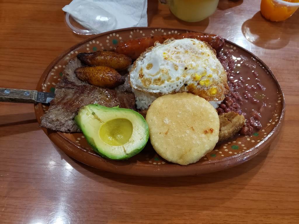 Cacaos Latin restaurant bar | restaurant | 4512 W Market St, Greensboro, NC 27407, USA | 3368973133 OR +1 336-897-3133