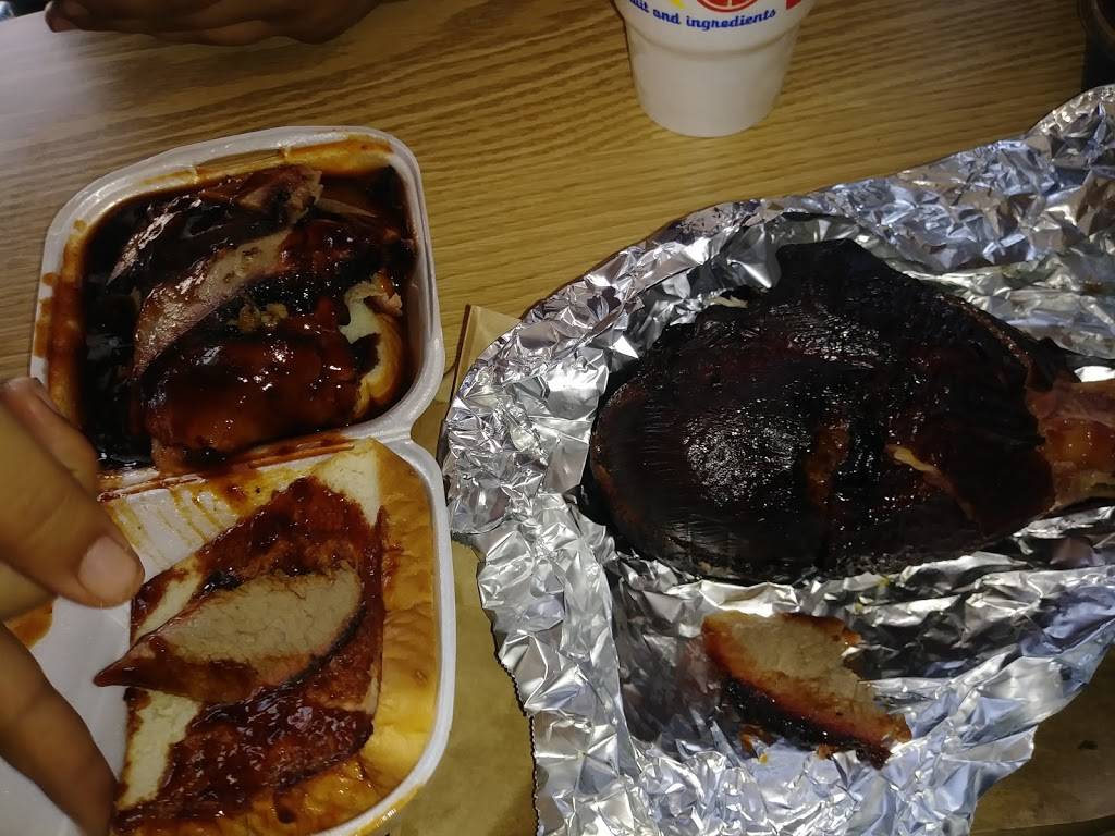 Lil V Bar-B-Q | restaurant | 7620 S Loop 12, Dallas, TX 75217, USA | 2143097630 OR +1 214-309-7630