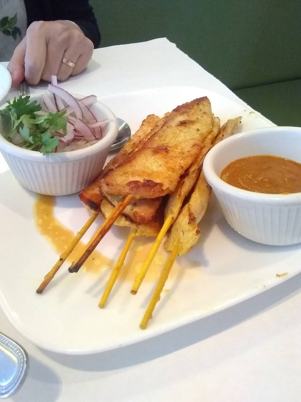 SriPraPhai | restaurant | 280 Hillside Avenue, Williston Park, NY 11596, USA | 5162803779 OR +1 516-280-3779