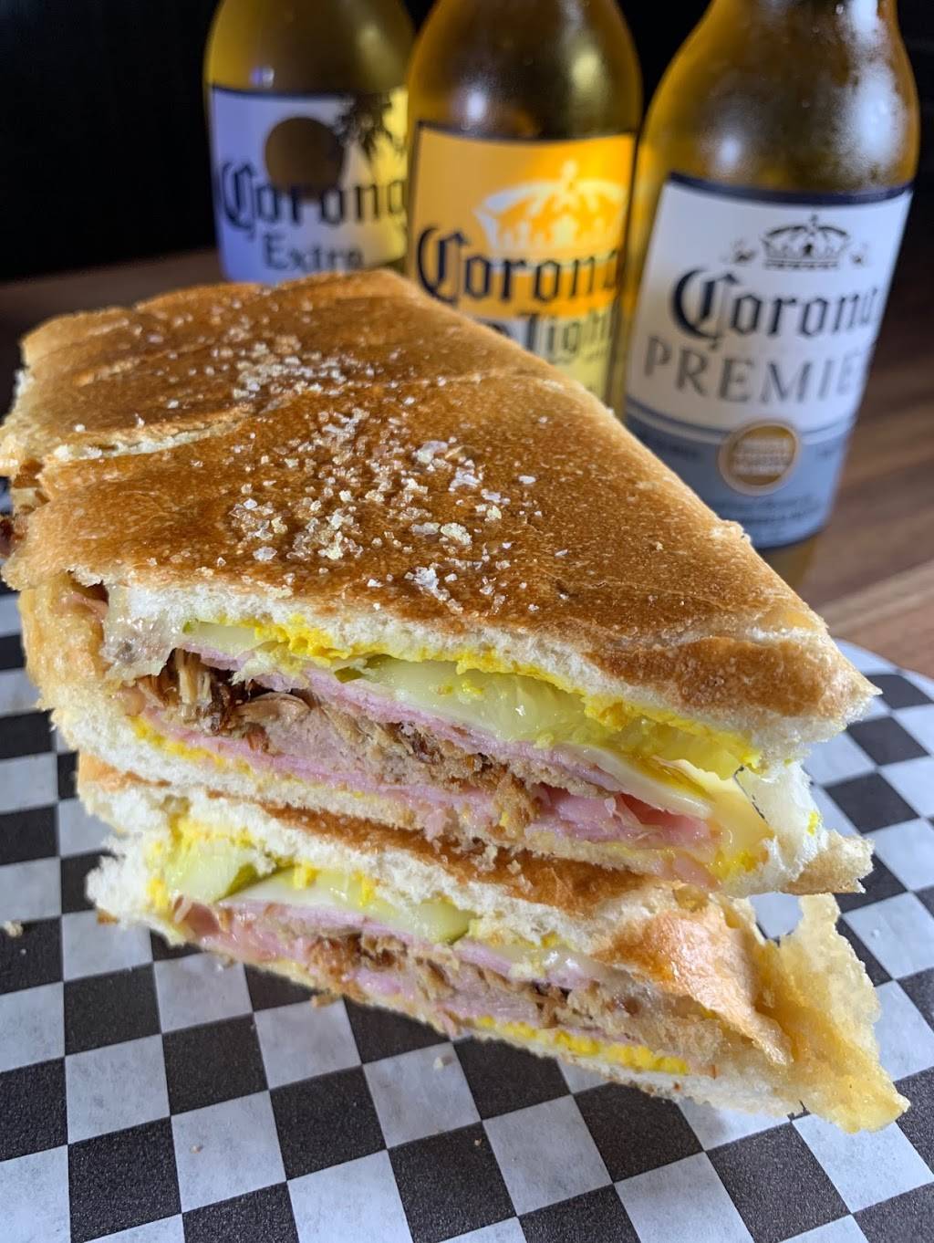 City Tavern | night club | 2206 Bay St, Fort Myers, FL 33901, USA | 2392261133 OR +1 239-226-1133