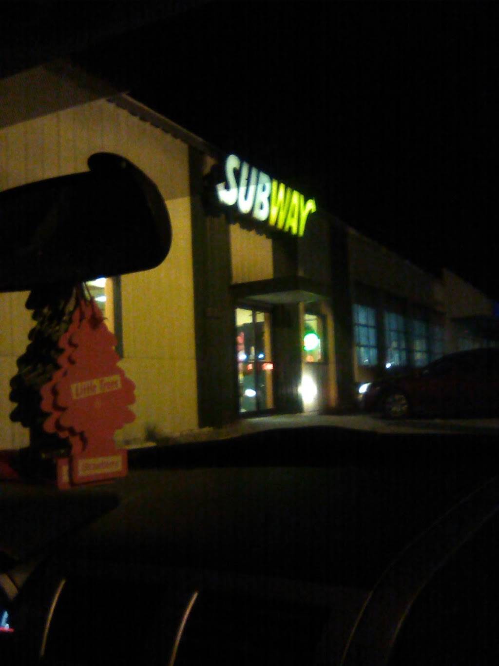 Subway | meal takeaway | 2328 25th Ave, Gulfport, MS 39501, USA | 2288682333 OR +1 228-868-2333