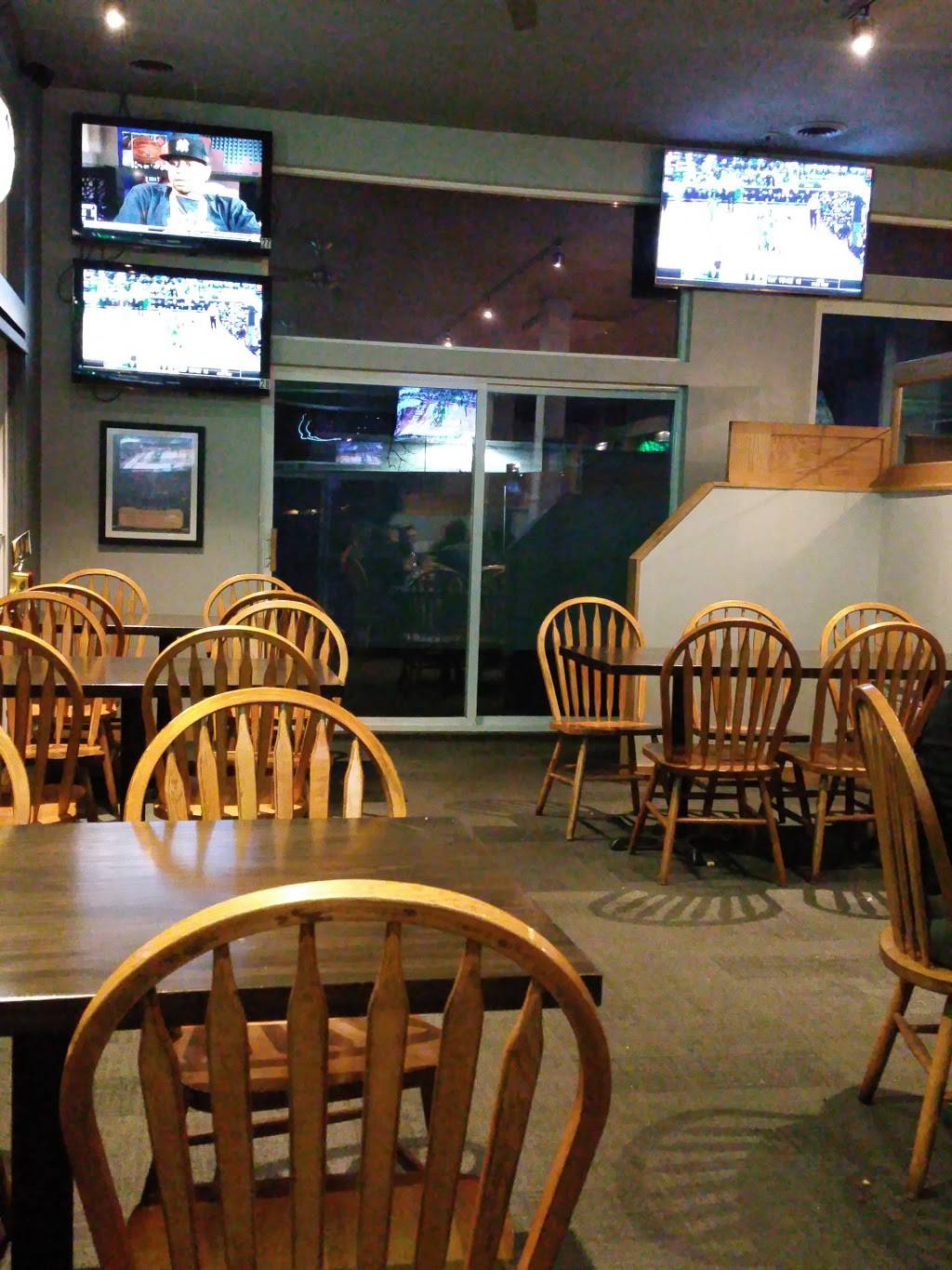 Mulligans Brick Oven Grill & Pub | restaurant | 205 E 18th St, Cedar Falls, IA 50613, USA | 3192773671 OR +1 319-277-3671