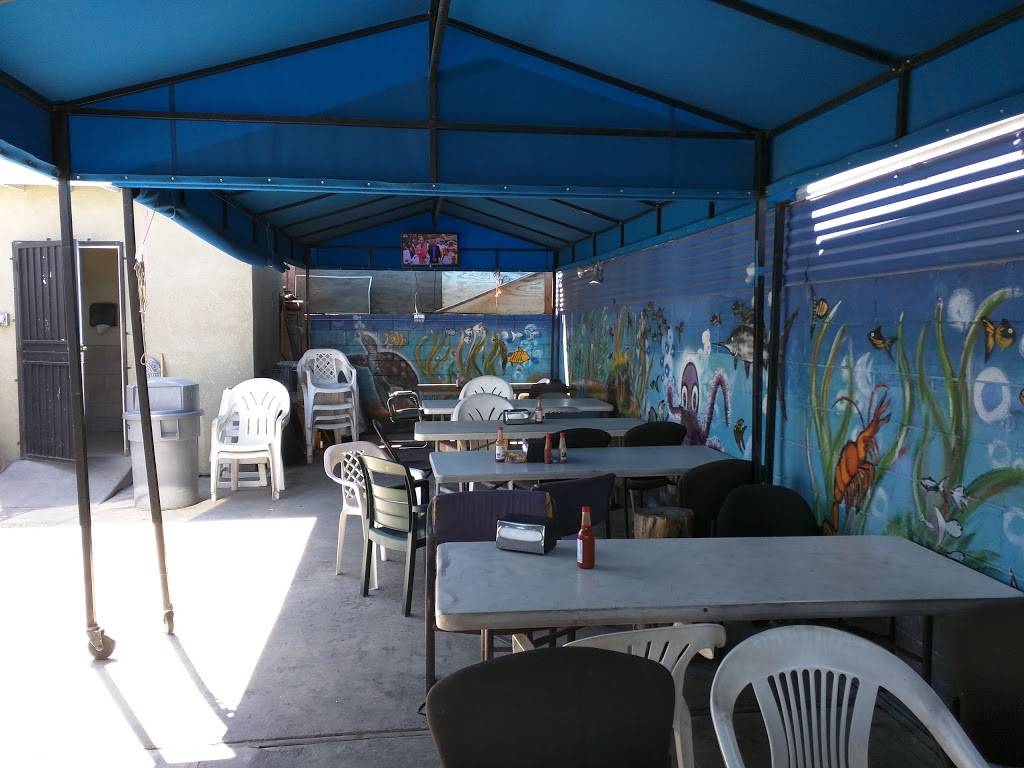 El Peri Mariscos | restaurant | 7701 S Central Ave, Los Angeles, CA 90001, USA | 3232520155 OR +1 323-252-0155