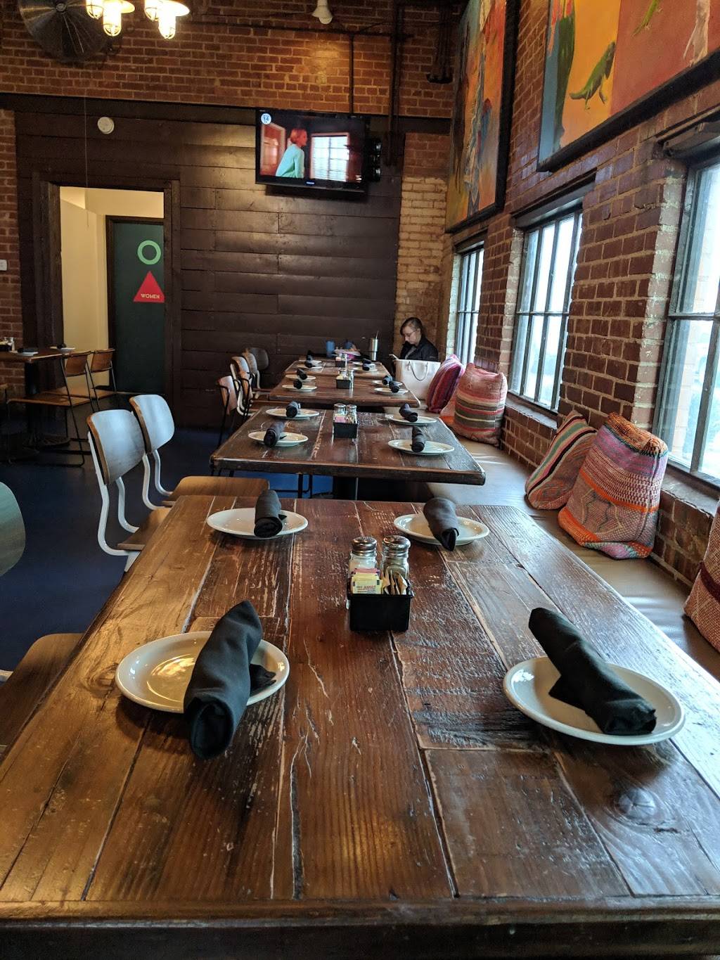 Iguana | restaurant | 9 NW 9th St, Oklahoma City, OK 73102, USA | 4056067172 OR +1 405-606-7172