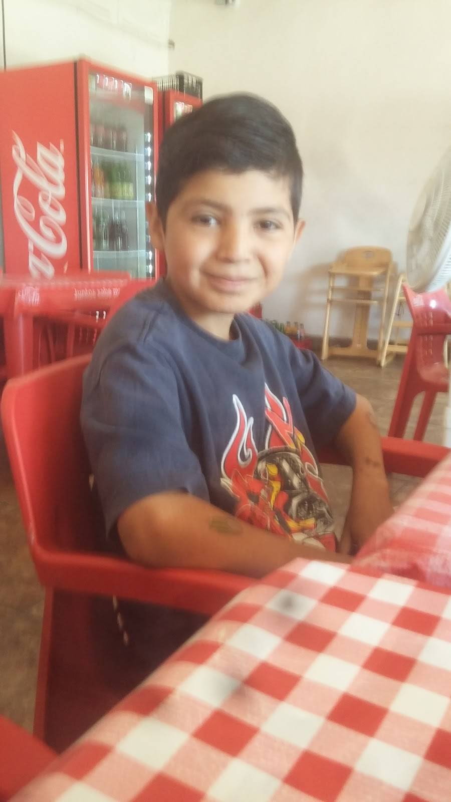 Mariscos Titos Salvatierra | restaurant | Av Flores Magón 11754, Salvatierra, Tijuana, B.C., Mexico | 6363225 OR +52 6363225