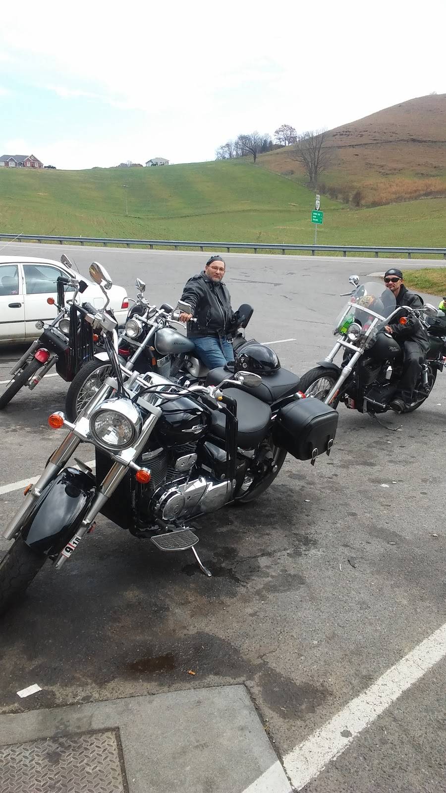 Pizza Plus Inc | restaurant | 10 Clark Dr, Honaker, VA 24260, USA | 2768734600 OR +1 276-873-4600