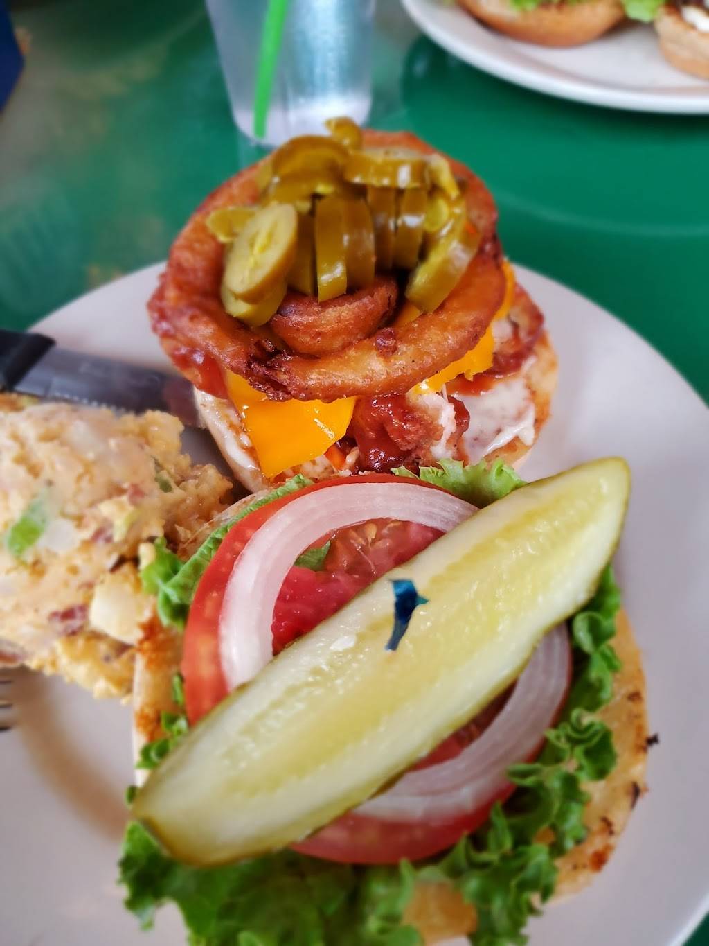 Dots Back Inn | restaurant | 4030 MacArthur Ave, Richmond, VA 23227, USA | 8042663167 OR +1 804-266-3167