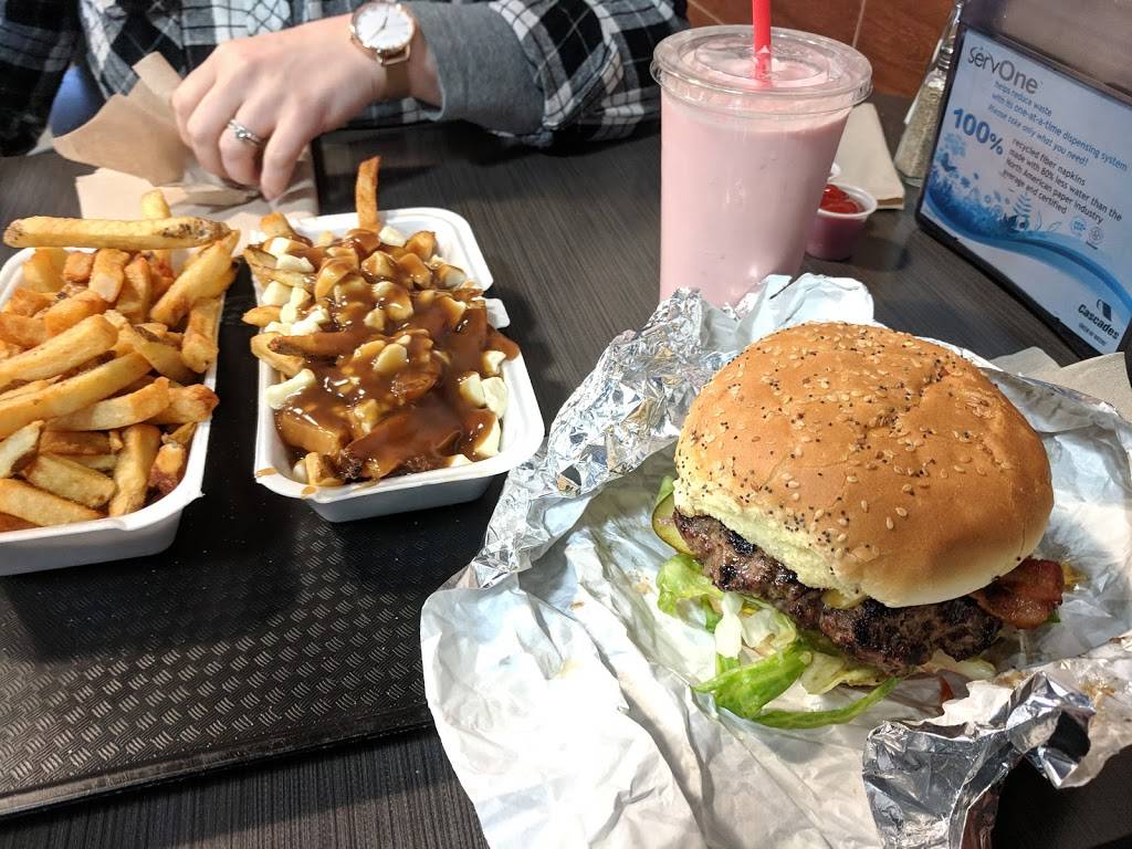 Burgers and Shakes | restaurant | 220 Kennevale Dr, Ottawa, ON K2J 6B6, Canada | 6134404005 OR +1 613-440-4005