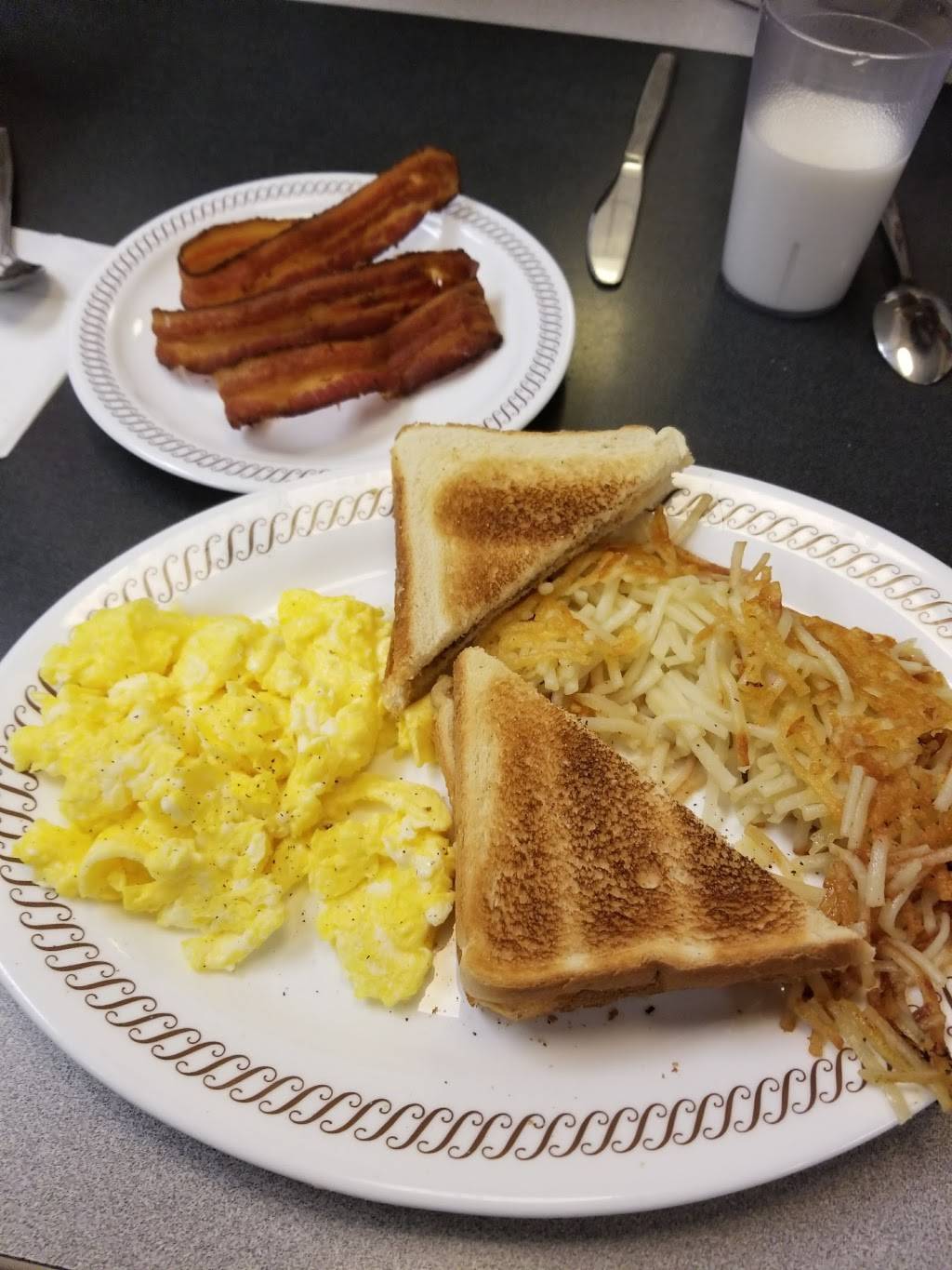 Waffle House | meal takeaway | 505 N Bluff Rd, Collinsville, IL 62234, USA | 6183446343 OR +1 618-344-6343