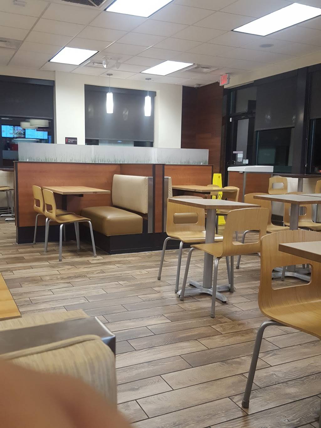 Wendys | restaurant | 301 Floyd Thompson Blvd, Hampton, VA 23666, USA | 7578656841 OR +1 757-865-6841