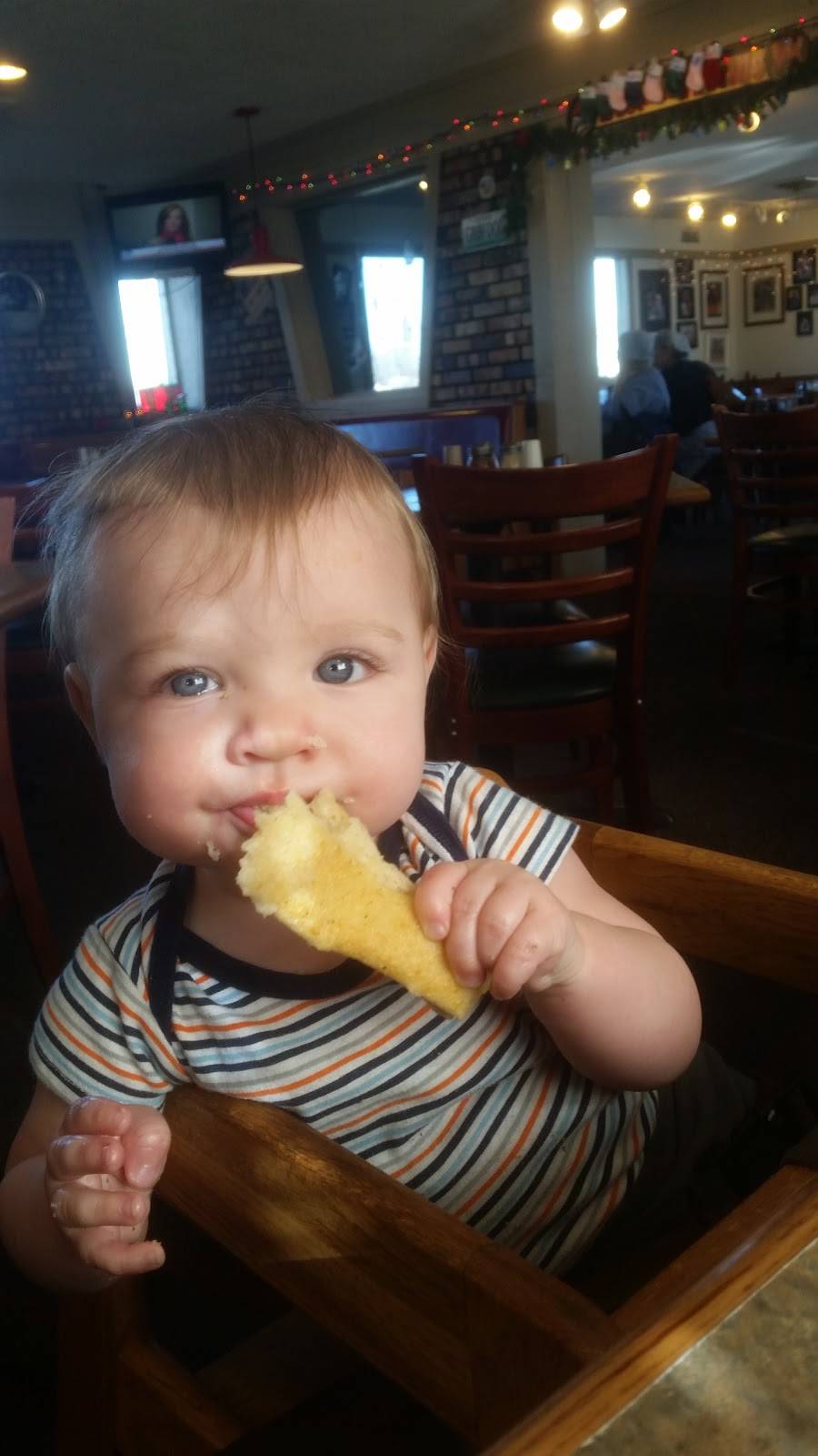 Pizza Hut | meal takeaway | 1000 W Clay St, Versailles, MO 65084, USA | 5733785995 OR +1 573-378-5995