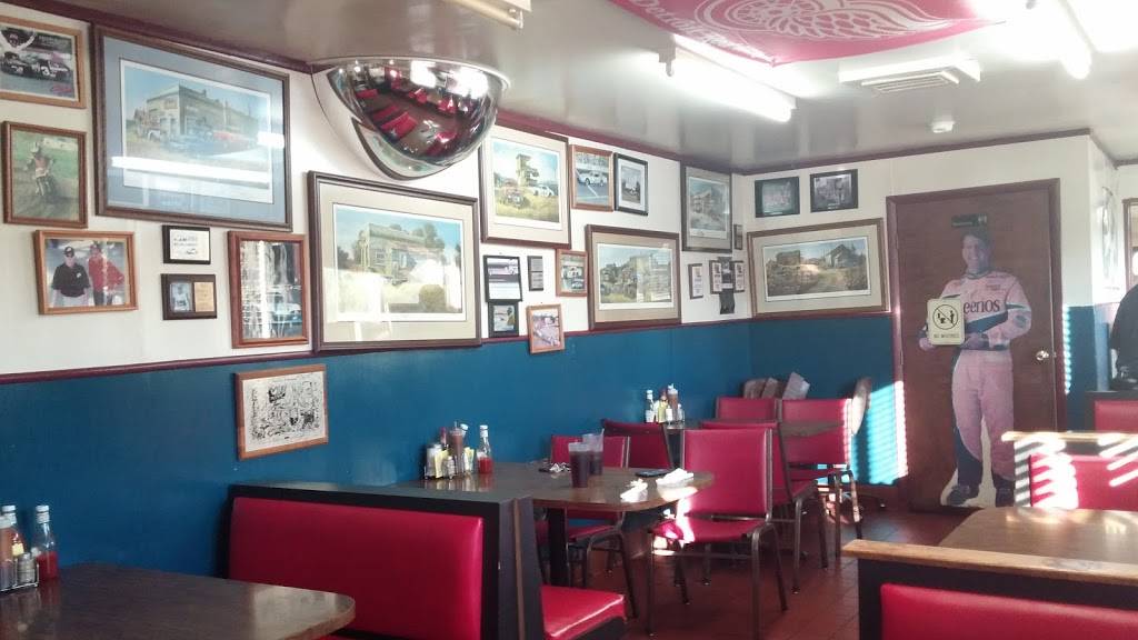 Roys BBQ & Burgers | restaurant | 25 Wabash St, Milan, MI 48160, USA | 7344391737 OR +1 734-439-1737