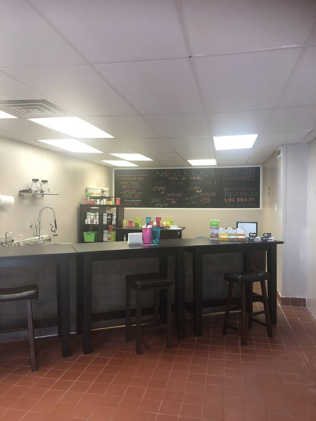 Nutri - smoothie bar | restaurant | 45 E State Rd, Pleasant Grove, UT 84062, USA | 3853230553 OR +1 385-323-0553