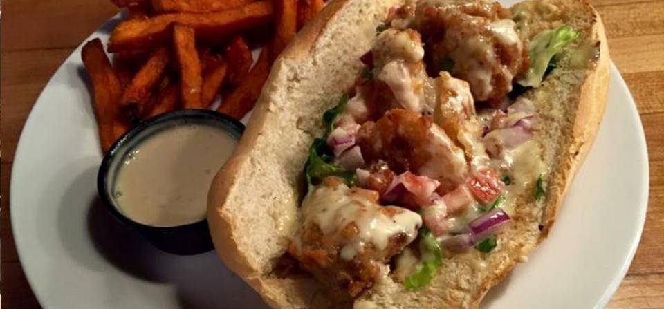 Lukes | restaurant | 133 N Main St, Bluffton, OH 45817, USA | 4193584486 OR +1 419-358-4486