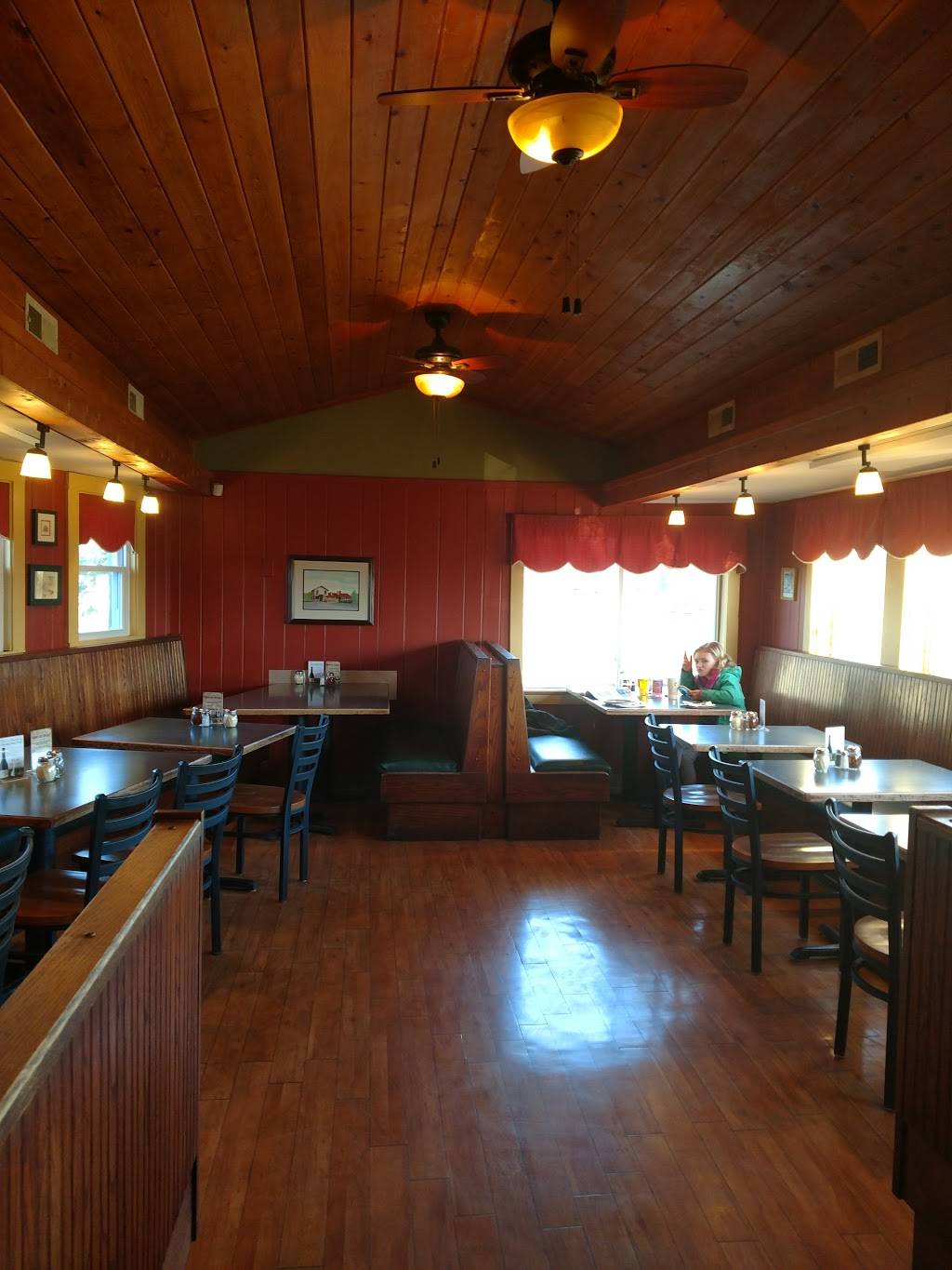 Red Tomato Pizzeria | restaurant | 37 Boston Post Rd, Madison, CT 06443, USA | 2032456948 OR +1 203-245-6948
