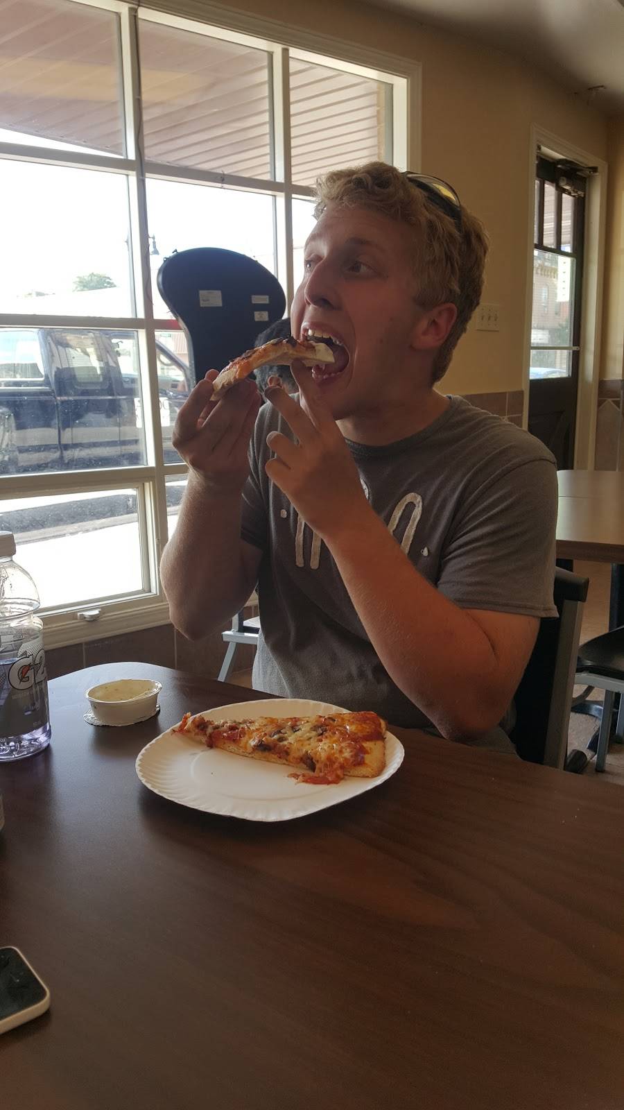 Small town pizza Palmerston | restaurant | 135 Main St W, Palmerston, ON N0G 2P0, Canada | 5193432500 OR +1 519-343-2500