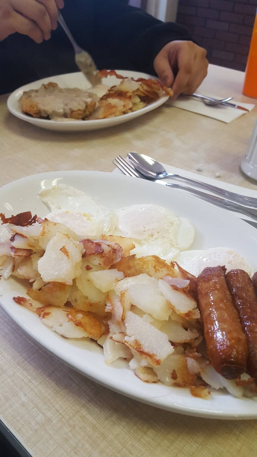 Three Star Restaurant | restaurant | 1806 E 28th St, Lorain, OH 44055, USA | 4402777105 OR +1 440-277-7105