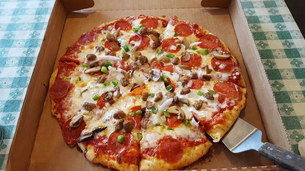 P Cs Pizza | restaurant | 40 Rolling Hills Dr, Reedsville, WV 26547, USA | 3048643636 OR +1 304-864-3636