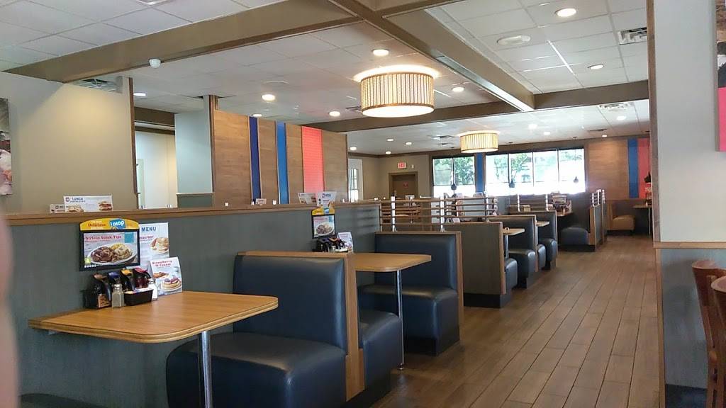 IHOP | bakery | 3150 S Orlando Dr, Sanford, FL 32771, USA | 4076880899 OR +1 407-688-0899