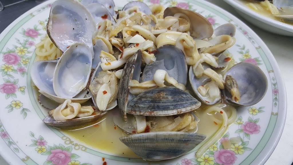 Anaheim White House | restaurant | 887 S Anaheim Blvd, Anaheim, CA 92805, USA | 7147721381 OR +1 714-772-1381