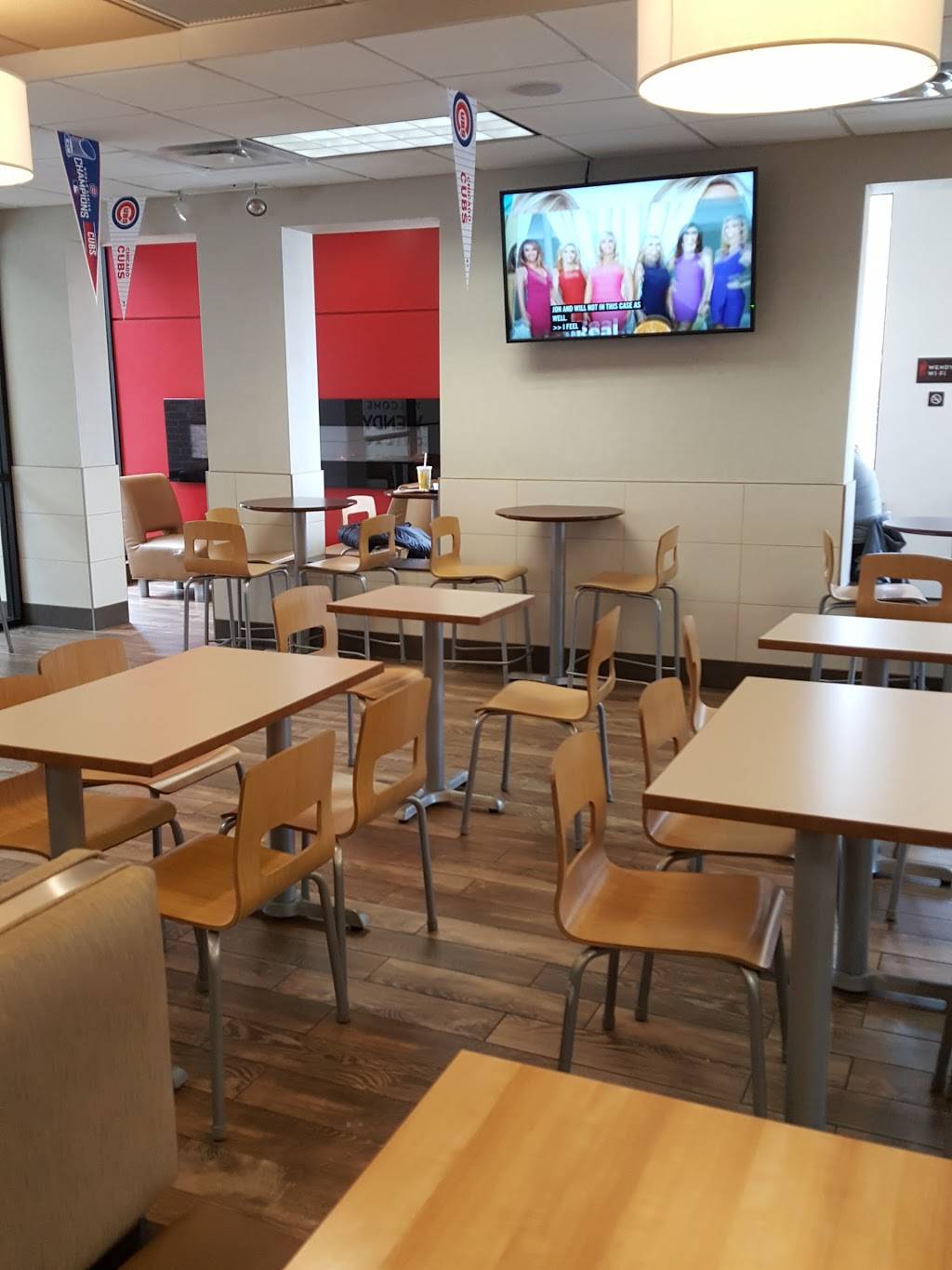 Wendys | restaurant | 2053 W Lawrence Ave, Chicago, IL 60625, USA | 7732751090 OR +1 773-275-1090
