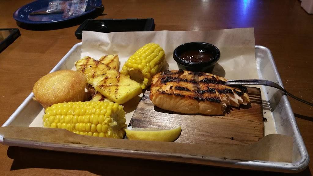 Famous Daves Bar-B-Que | restaurant | 15725 E Briarwood Cir, Aurora, CO 80016, USA | 3033966227 OR +1 303-396-6227