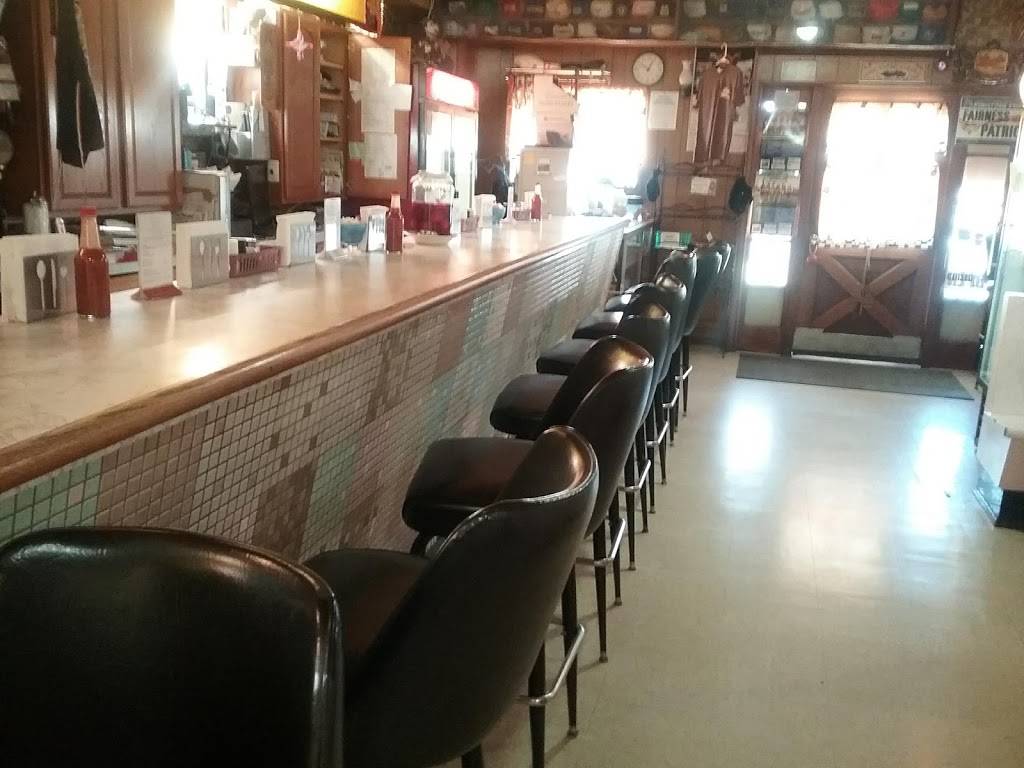 Eighth Street Confectionery | restaurant | 301 8th St, Fairmont, WV 26554, USA | 3043639503 OR +1 304-363-9503